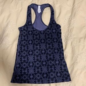 Lululemon tank top in excellent condition.